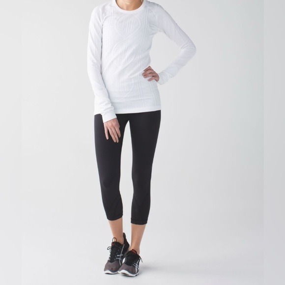 Lululemon Run Inspire Crop II - Picture 1 of 4